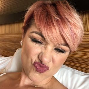 Meet your Posher, Halie